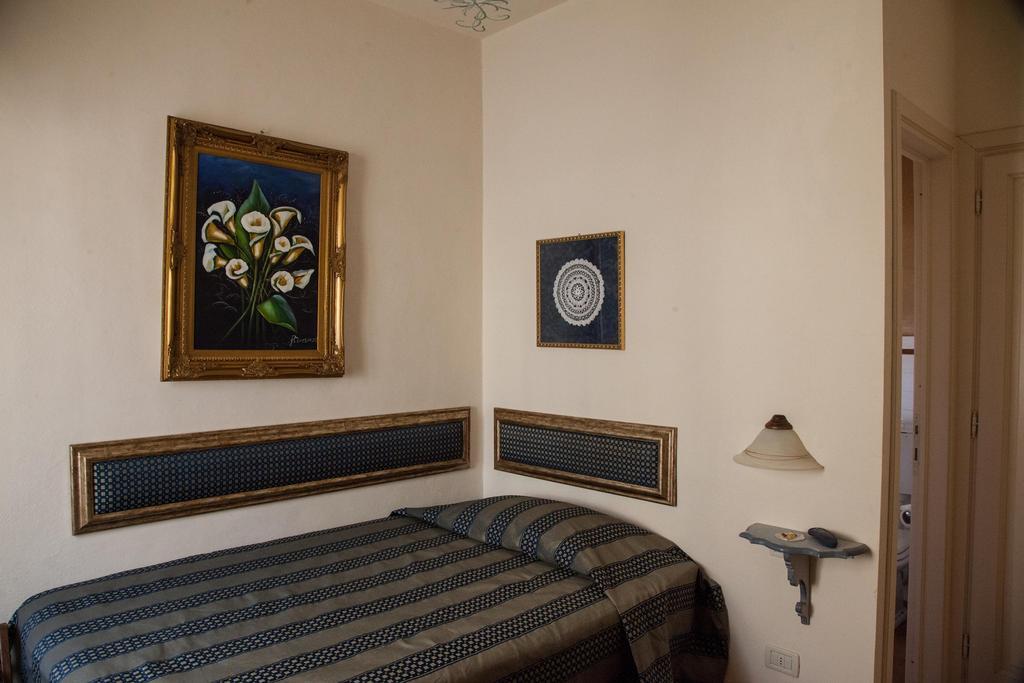 Hotel Locanda Degli Artisti Borgo San Lorenzo Room photo