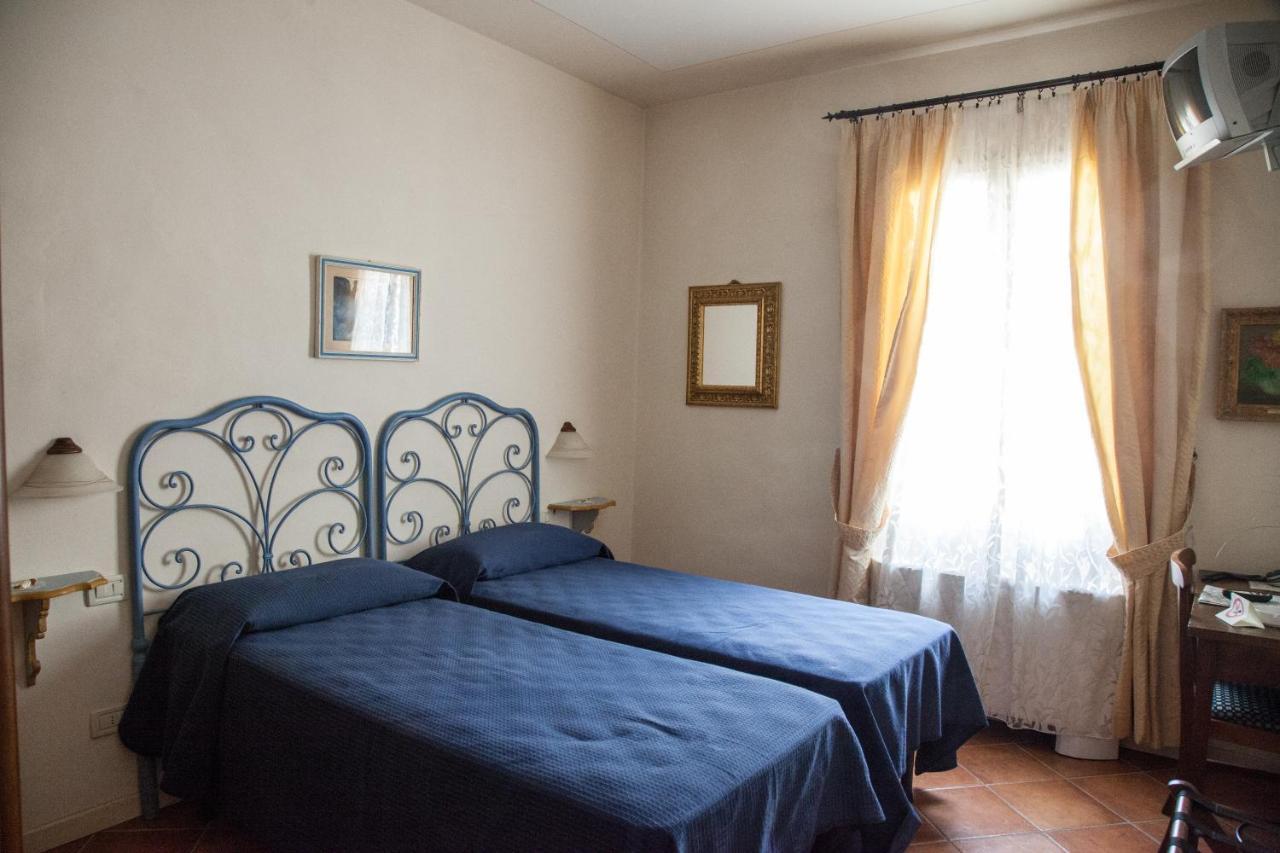 Hotel Locanda Degli Artisti Borgo San Lorenzo Exterior photo